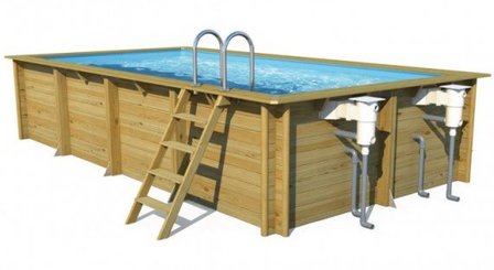 zwembad met houten ombouw